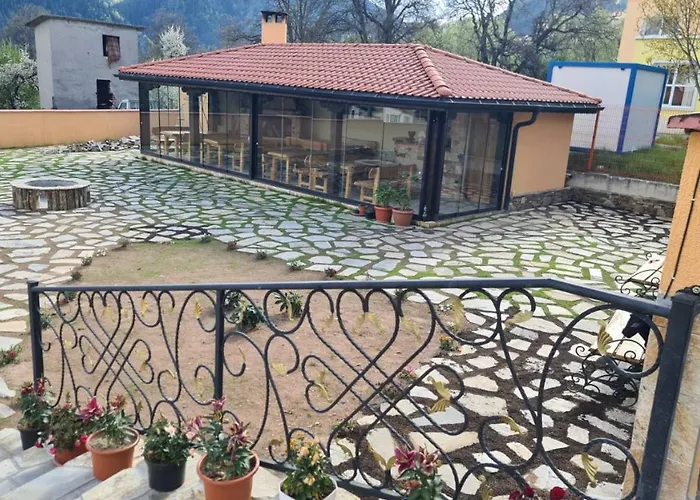 Nefertiti Guest house